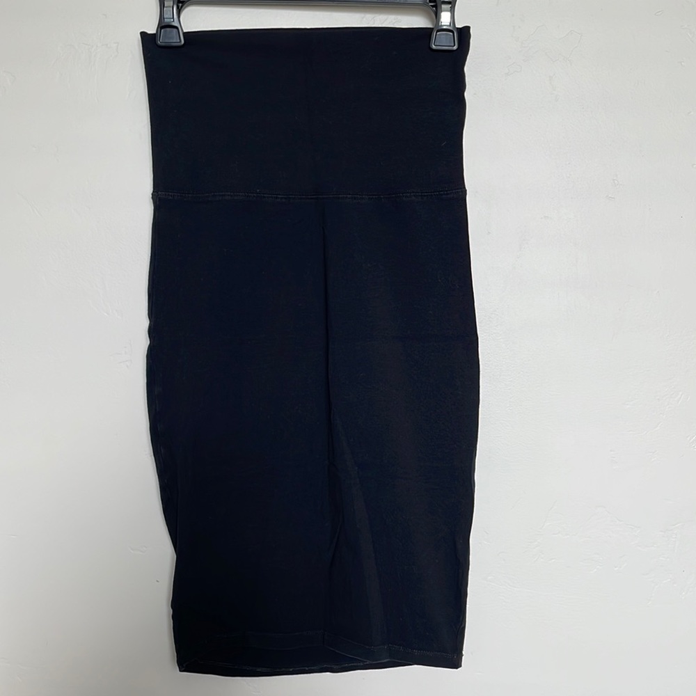 Black pencil skirt